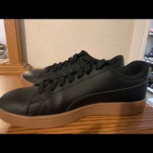 Mens Puma Black Gum Sole Sneakers Sz 9.
